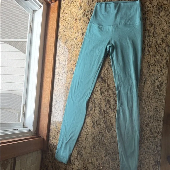 Lululemon Align Leggings - Picture 3 of 4